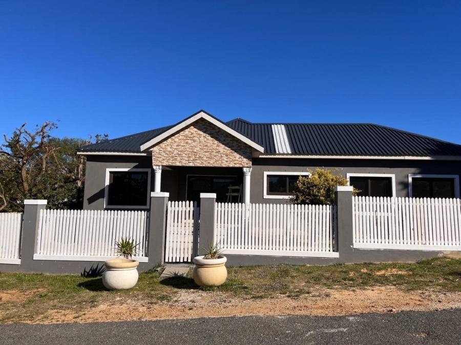 4 Bedroom Property for Sale in Palmiet Western Cape